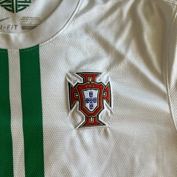 Portugal 2011/2012 Away Jersey - Picture 3 of 5